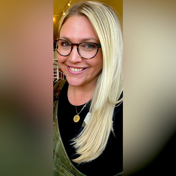 Meet your Posher, Emily - Picture 1 of 1